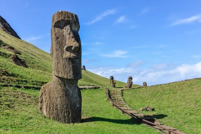 Pulau Paskah, Misteri Patung Moai dan Kisah Dibaliknya