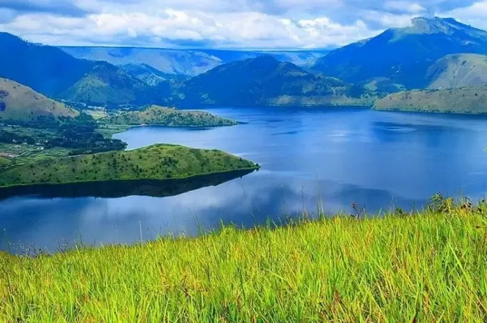 10 Wisata Alam di Samosir, Dari Keindahan Danau Toba hingga Air Terjun Eksotis